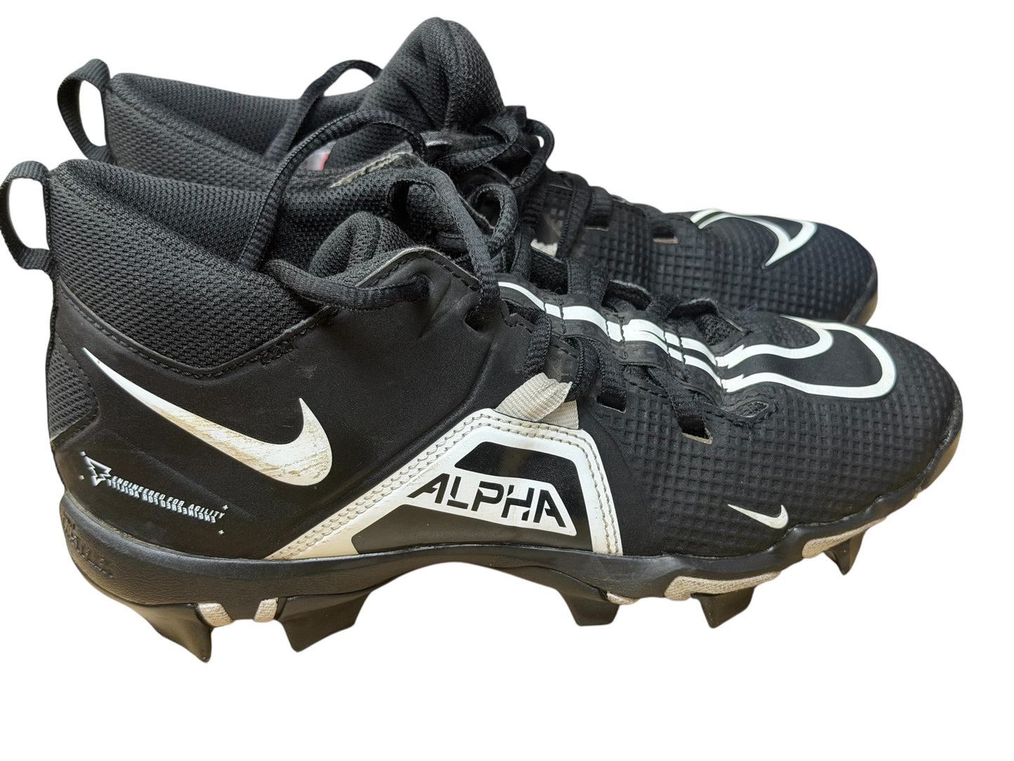 Used Nike Kids Football Cleats (Size 4)