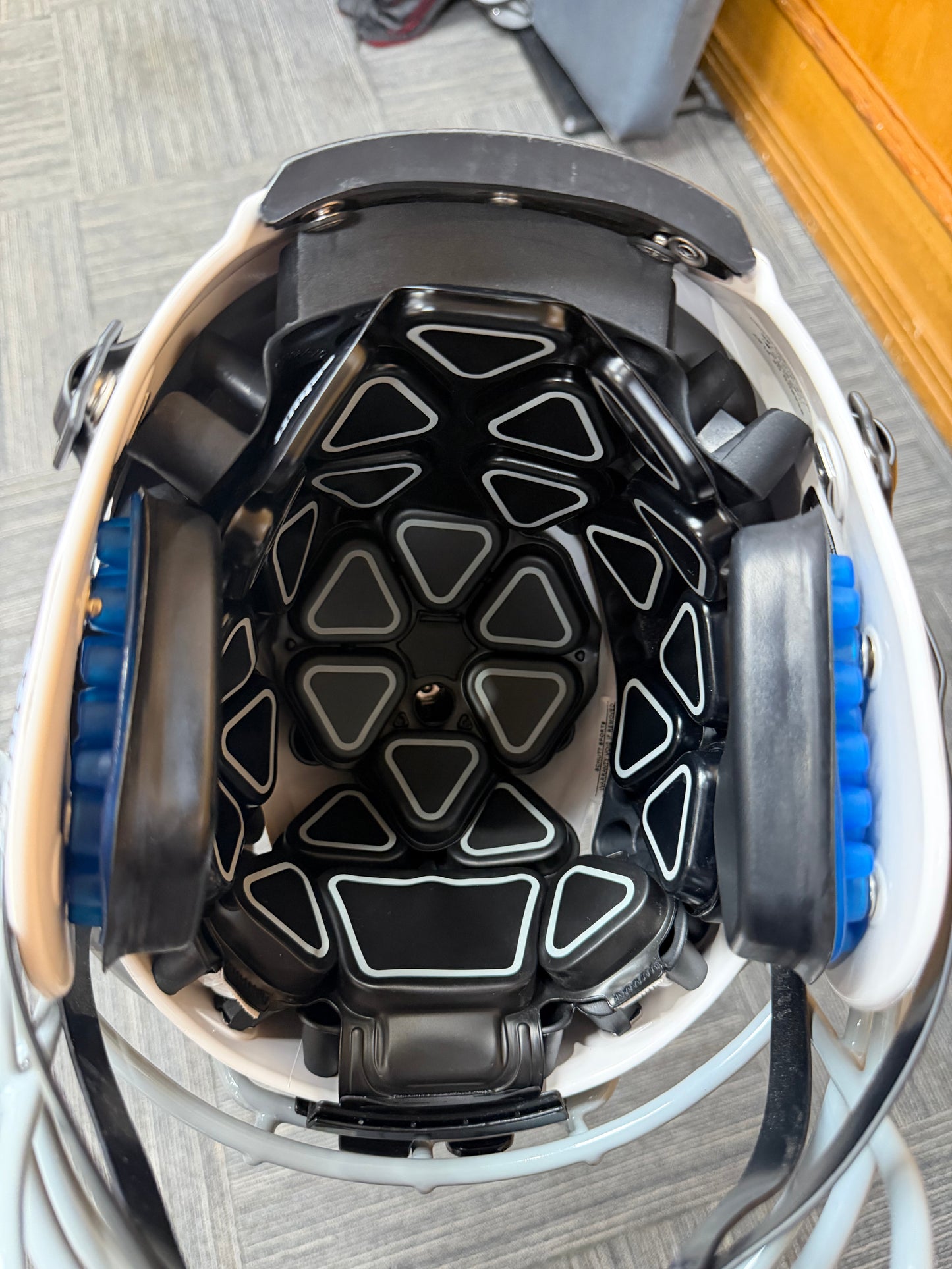 Used Schutt Youth Football Helmet (Medium)