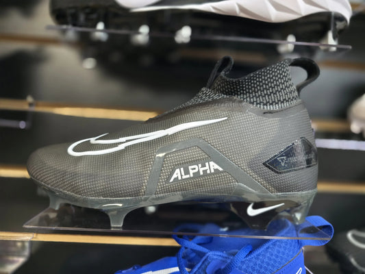 Nike Men's Alpha Menace Elite 3 Football Cleats
