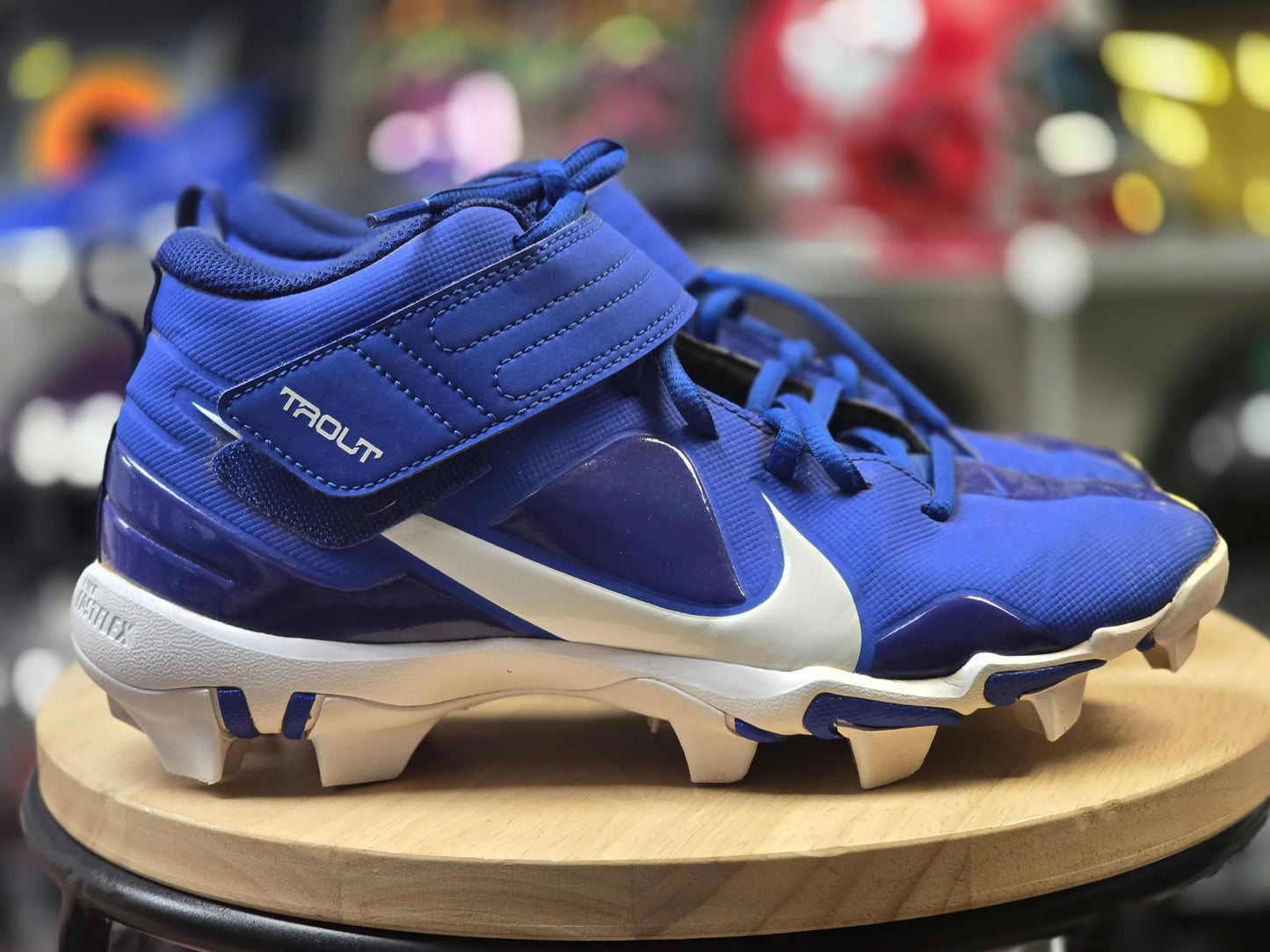 Used Nike Football Cleats (Size 6)