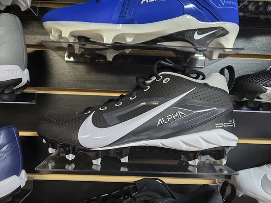Nike Alpha Menace 4 Varsity Football Cleats