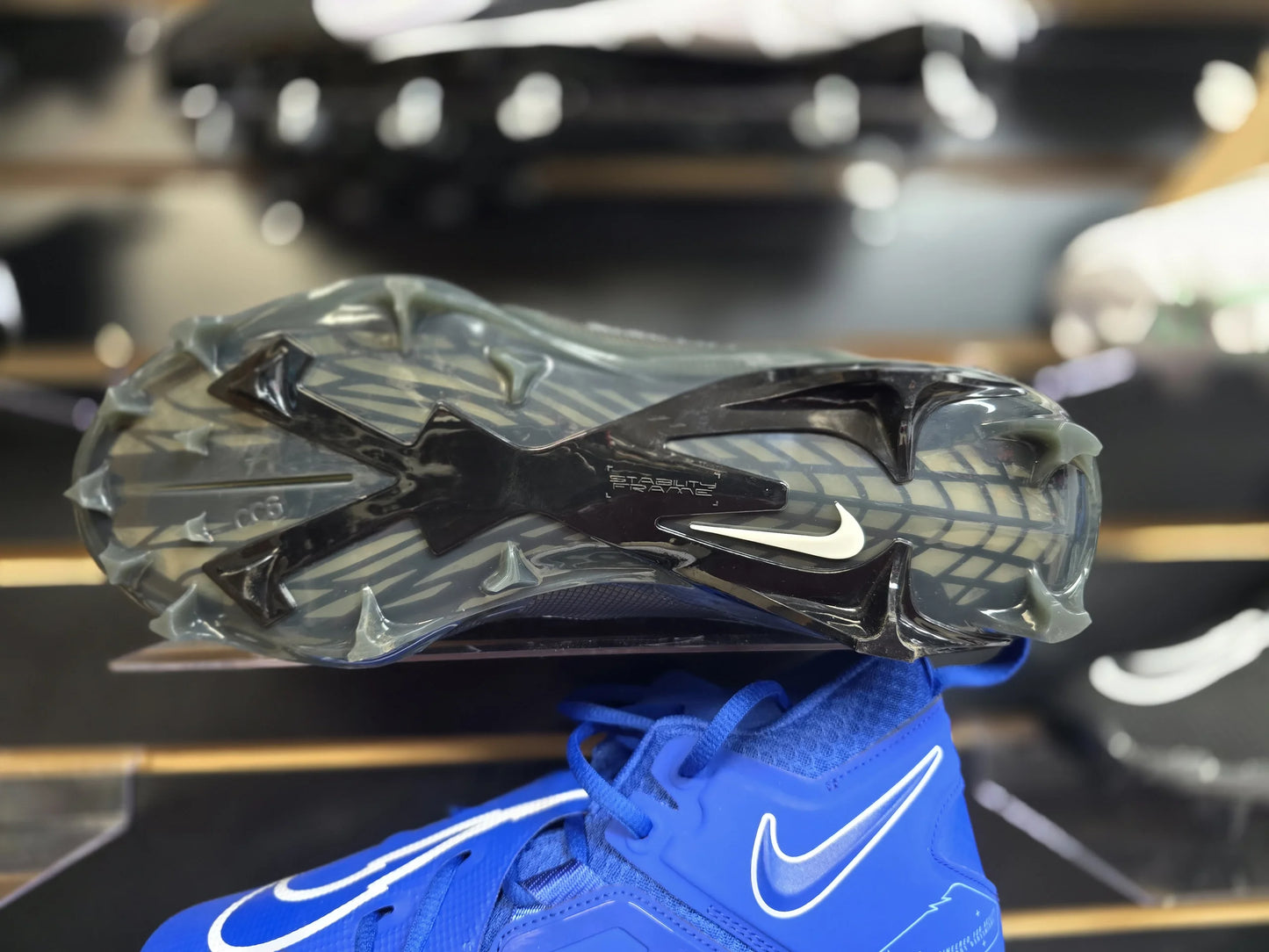 Nike Men's Alpha Menace Elite 3 Football Cleats