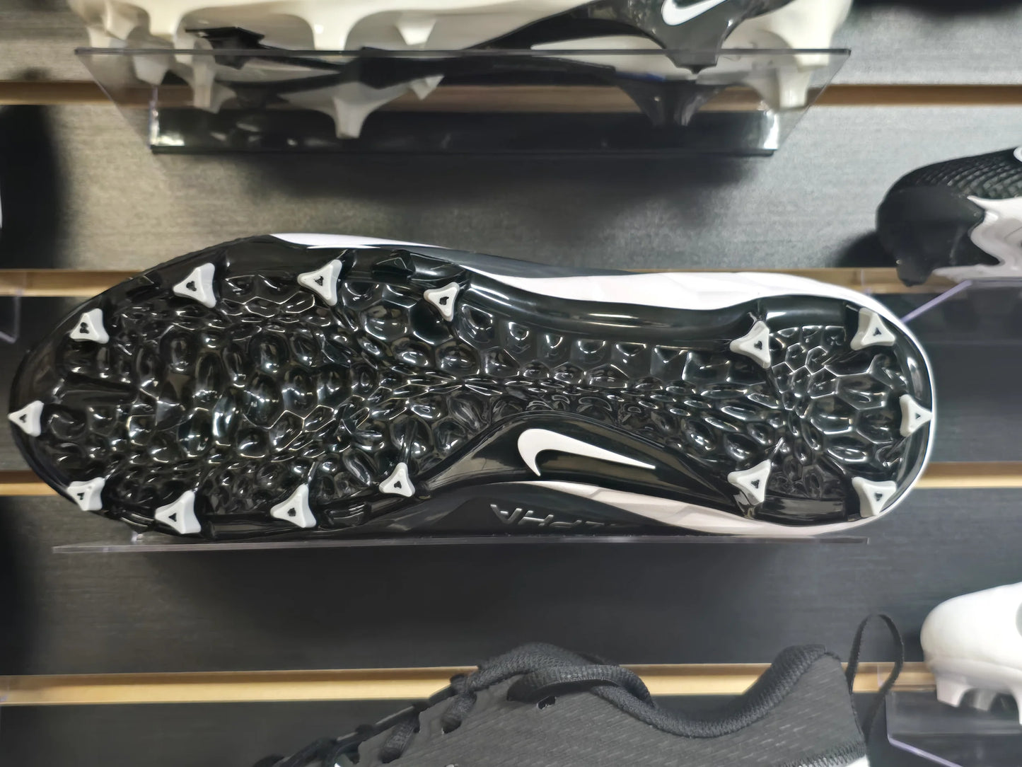 Nike Alpha Menace 4 Varsity Football Cleats