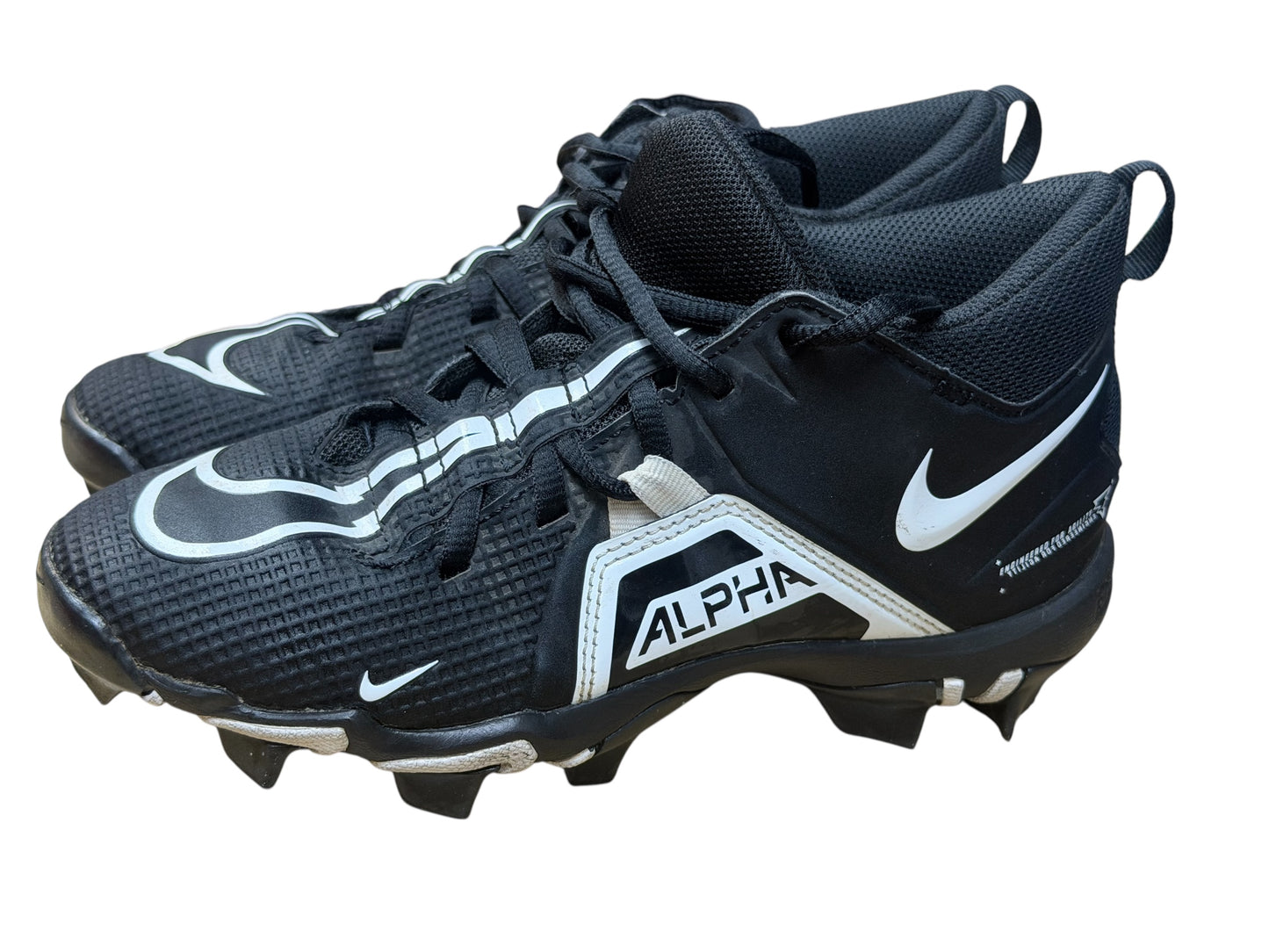 Used Nike Kids Football Cleats (Size 4)