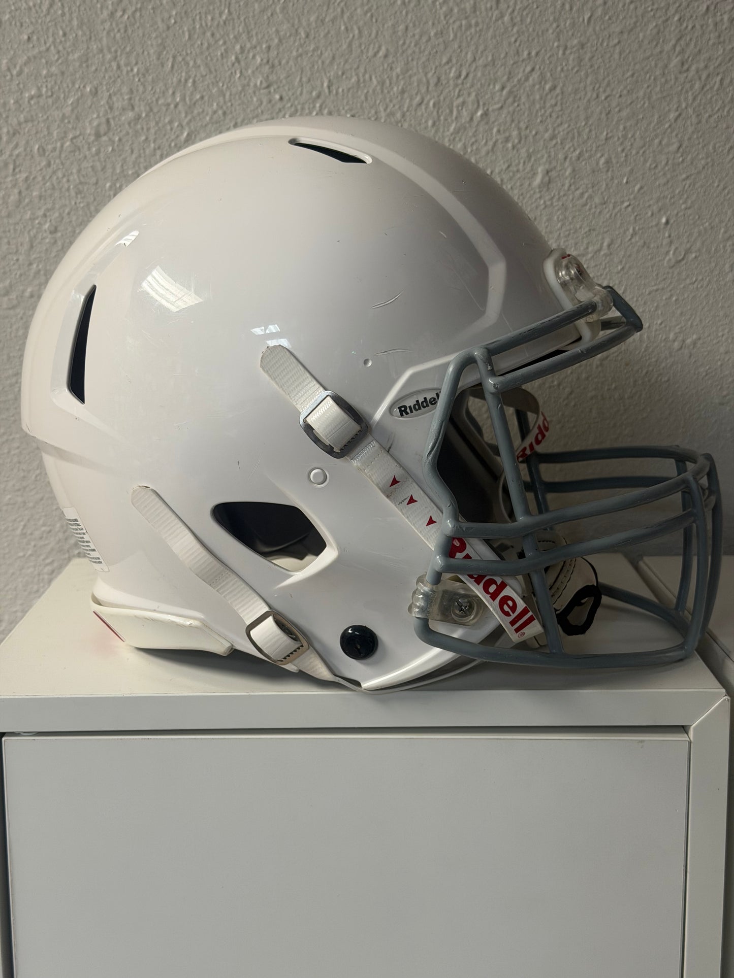 Used Riddell Speed Youth Football Helmet (Size Large)
