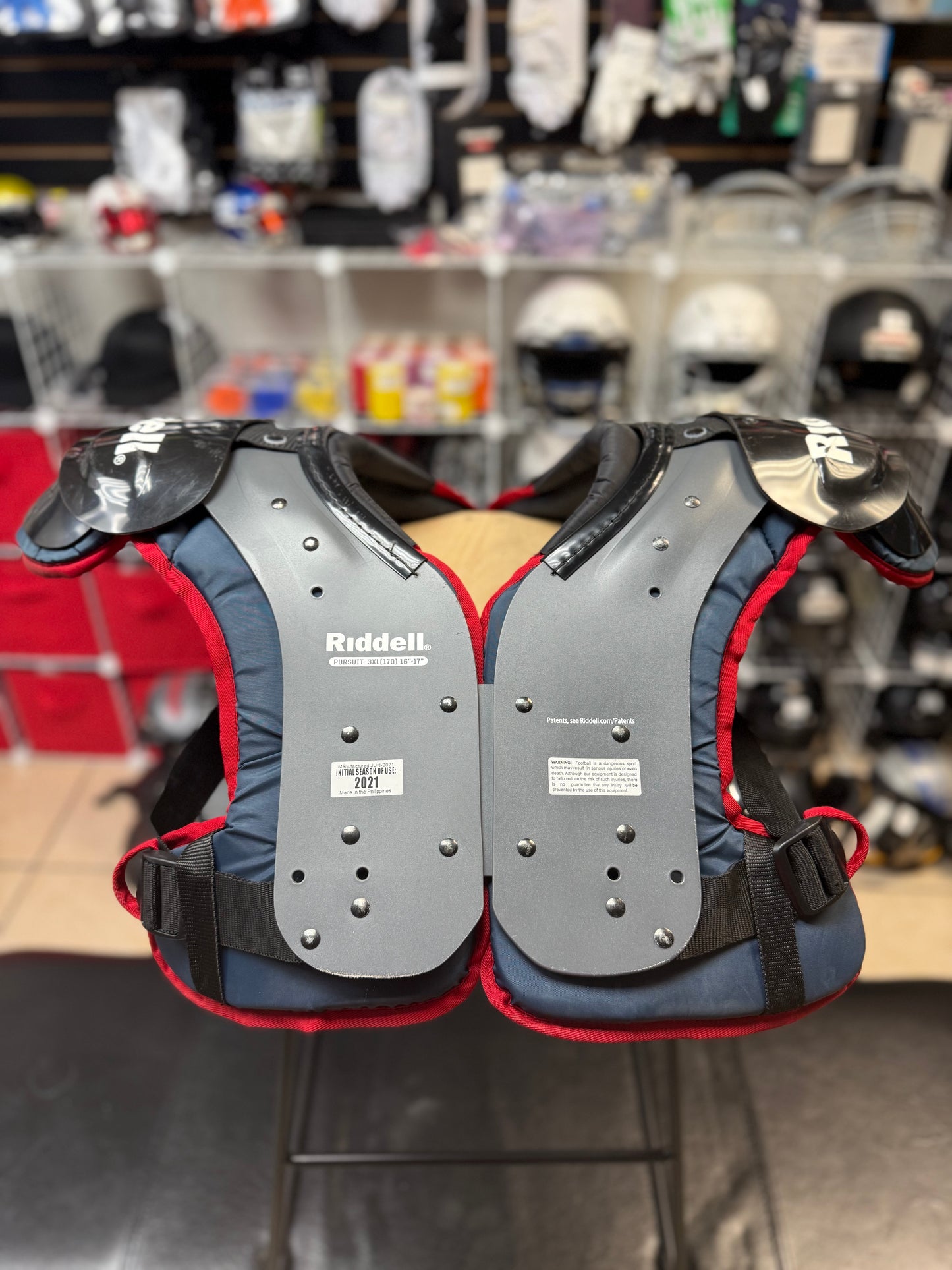 Used Riddell Youth 3XL Shoulder Pads